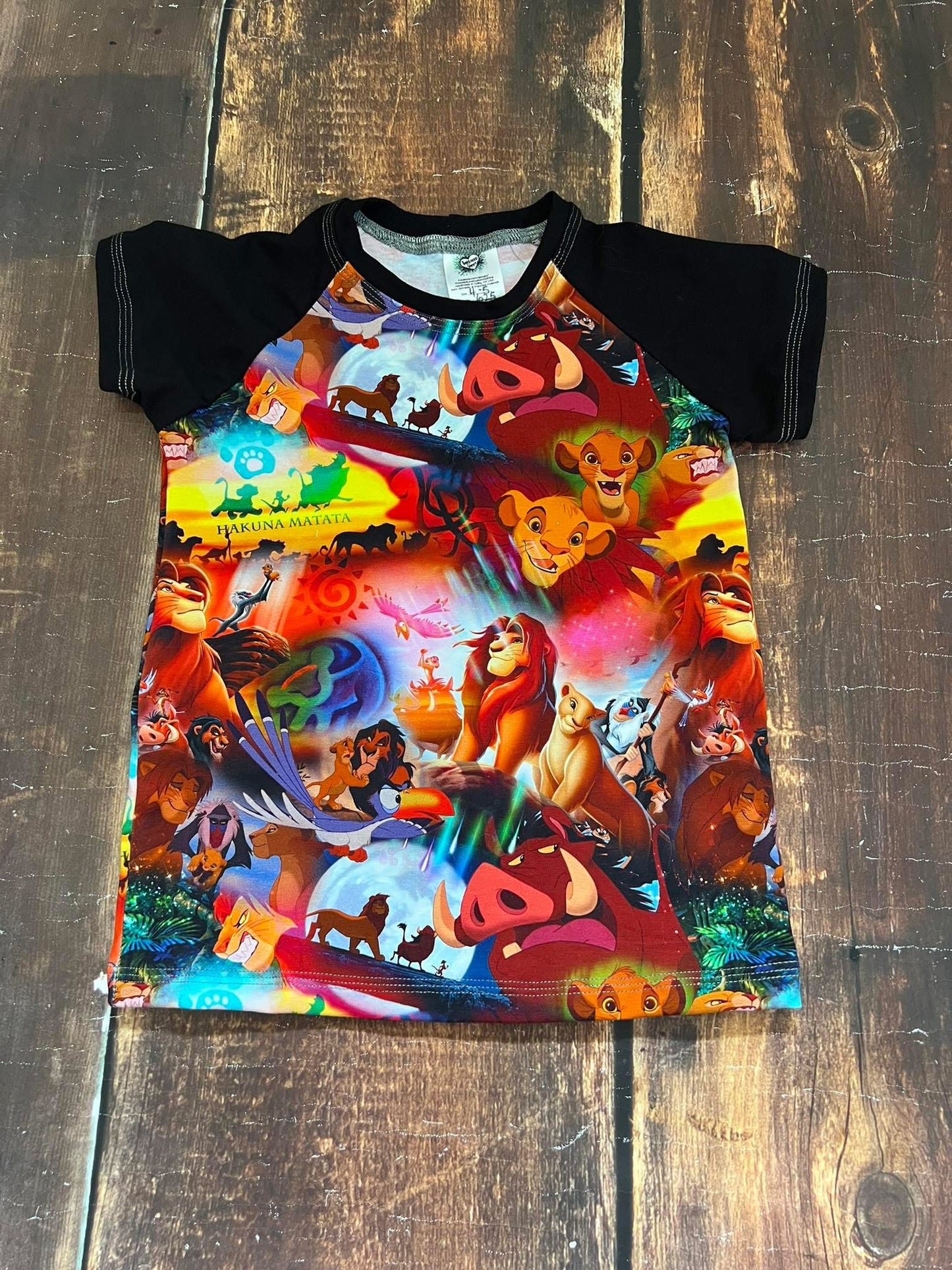 Lion Scenes Raglan