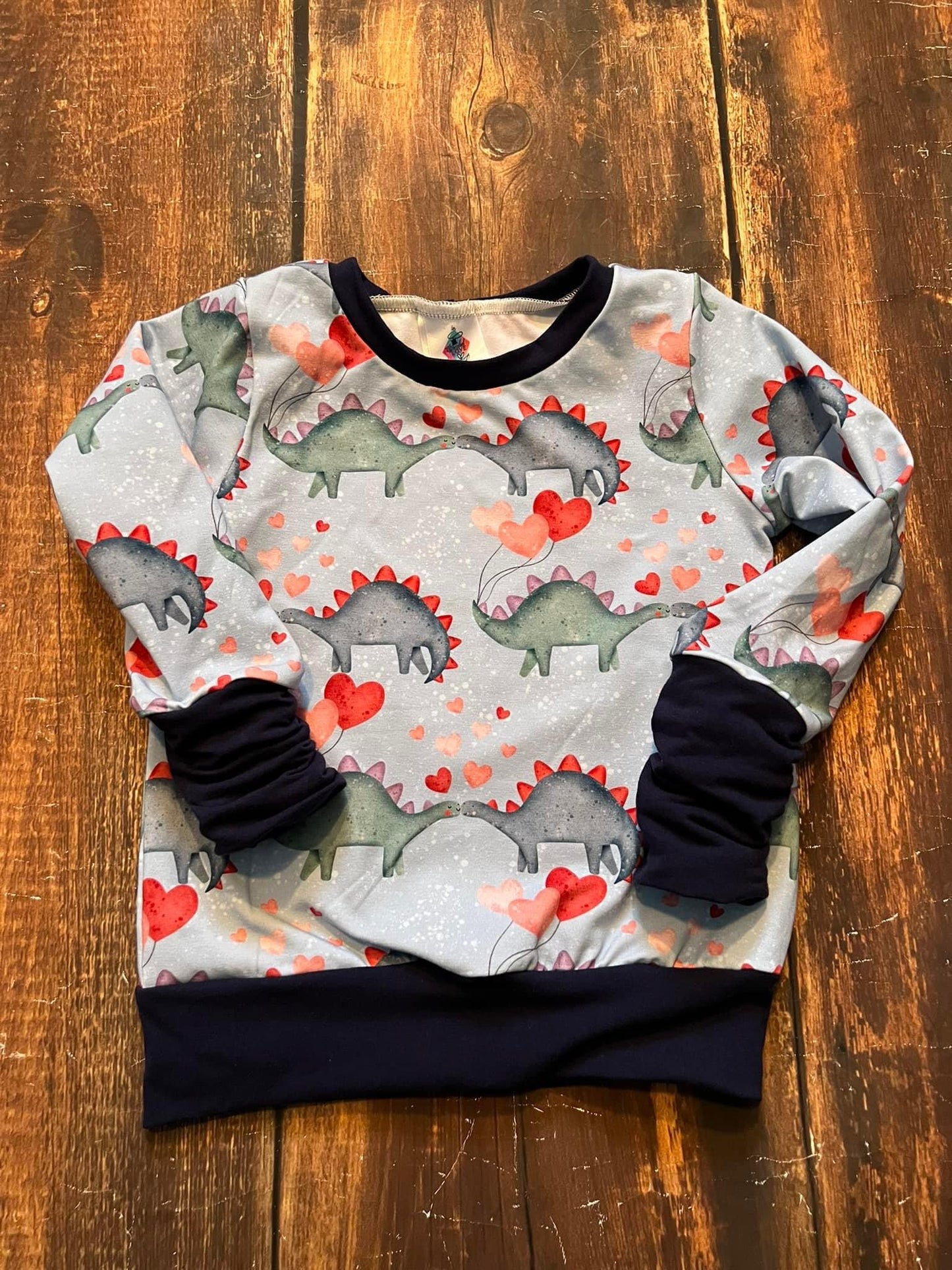 Dino Kisses GWM Pullover